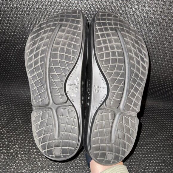 OOFOS OOahh Slide Sandals Black Comfort Recovery Beach Sandal Men’s 10 Womens 12 - Picture 7 of 8